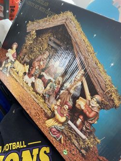 11 Piece Nativity Set. 
