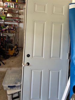 Door new in good condition