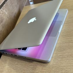 Apple MacBook Pro 13” I5/8GB/256GB SSD $140
