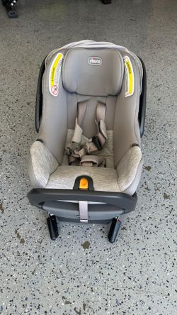 Chicco infant car seat with base