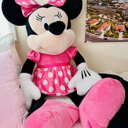 Giant Disney Minnie Mouse