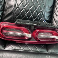 Right Passenger Tail Light Fits 2018-2021 CHEVROLET CAMARO OEM