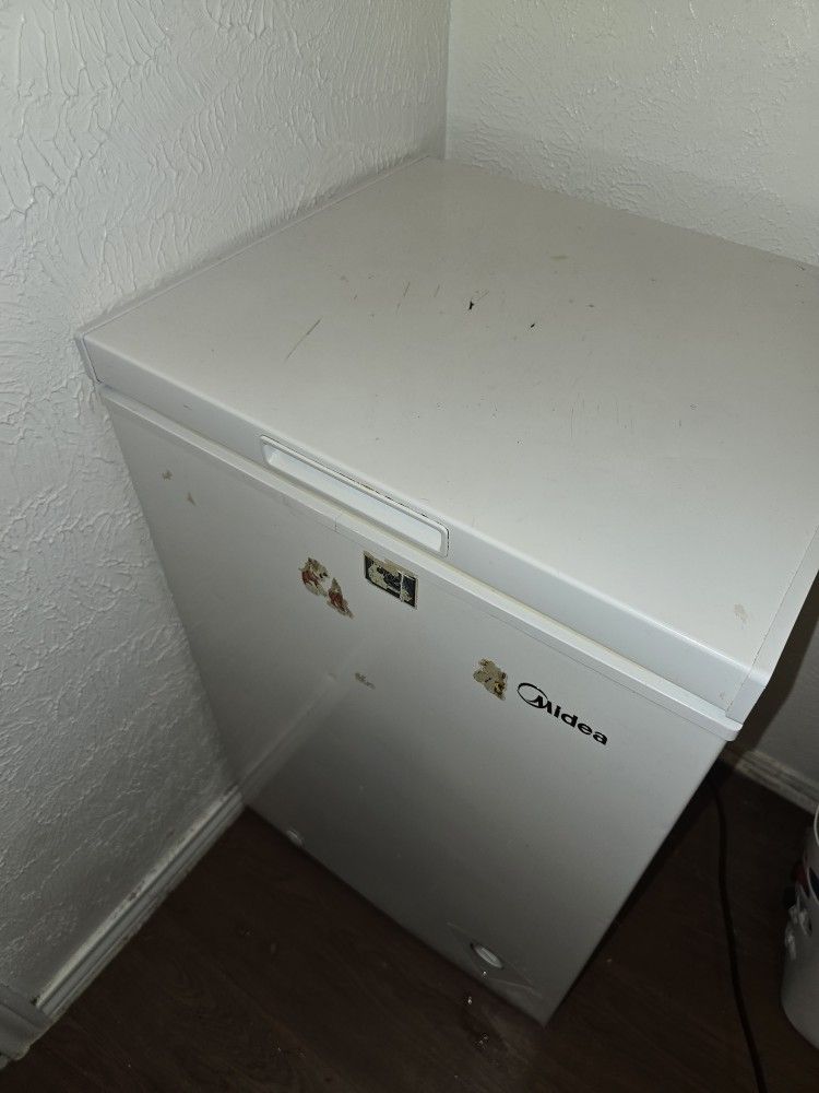 Deep FREEZER $100 MUST SELL