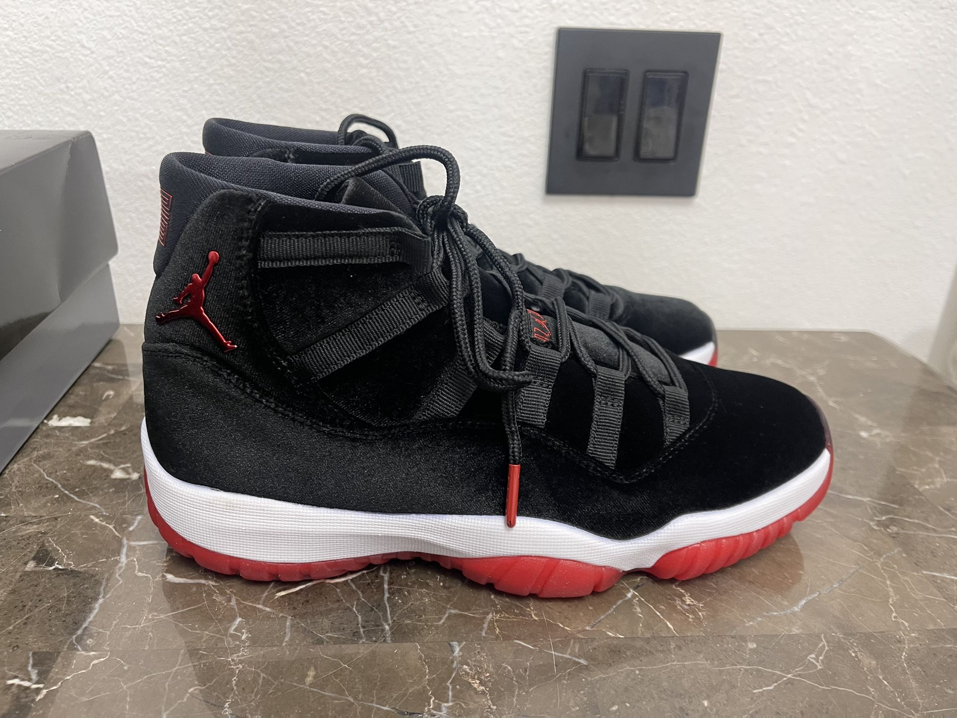 Air Jordan 11 Retro 'Bred Velvet', Womens Size 9 fits Men size 7.5