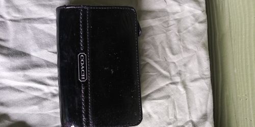 BLACK PATENT LEATHER WALLET BY COACH