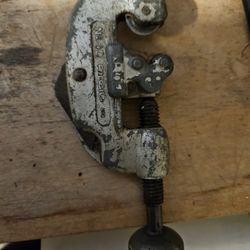 Pipe & Tubing Cutter