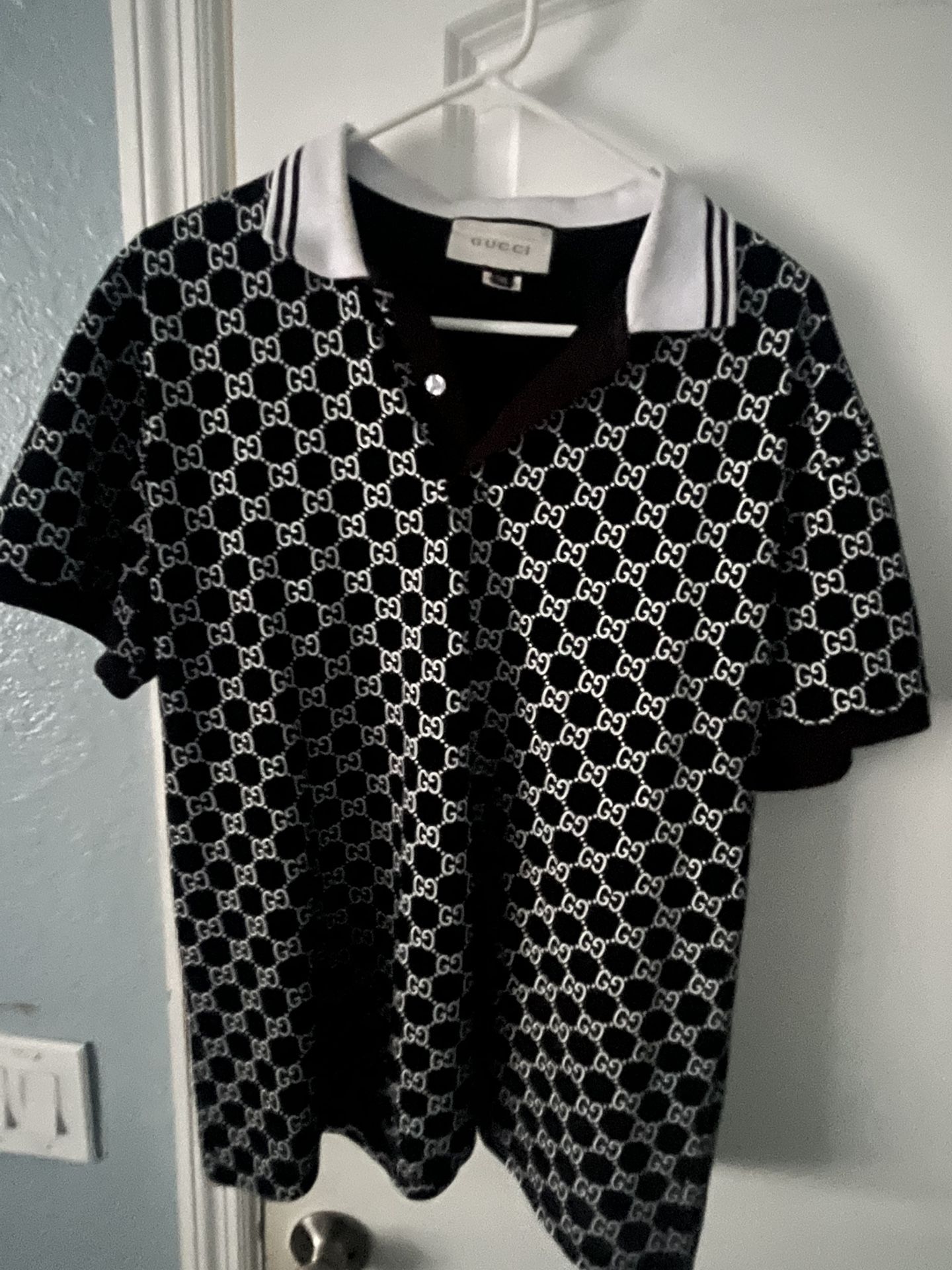 Collar Shirt - Medium/Large