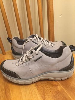 Clarks waterproof shoes size 6 M