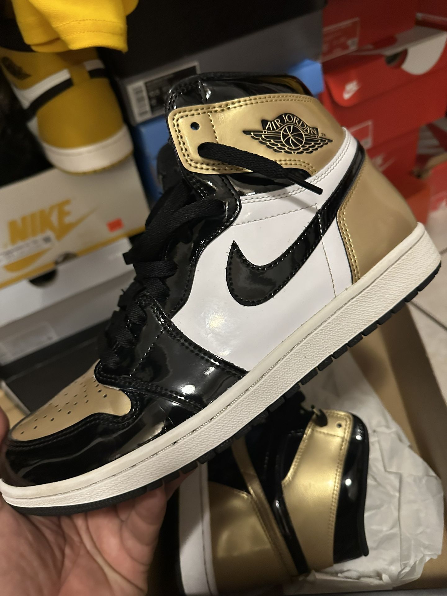 Air Jordan 1 Retro High OG Gold Toe10.5