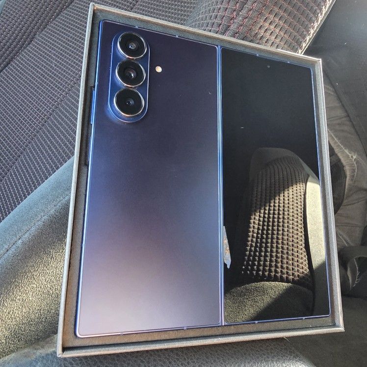 Z Fold 7 (Blue 💙) • 512 GB • T MOBILE 🩷 • Like New (Price Firm)