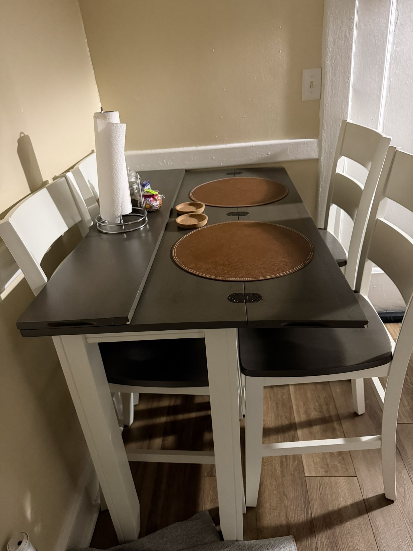 Dining Table Seats 4