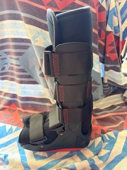 SIZE SMALL AND MEDIUM ANKLE/FOOT MEDICAL BOOTS