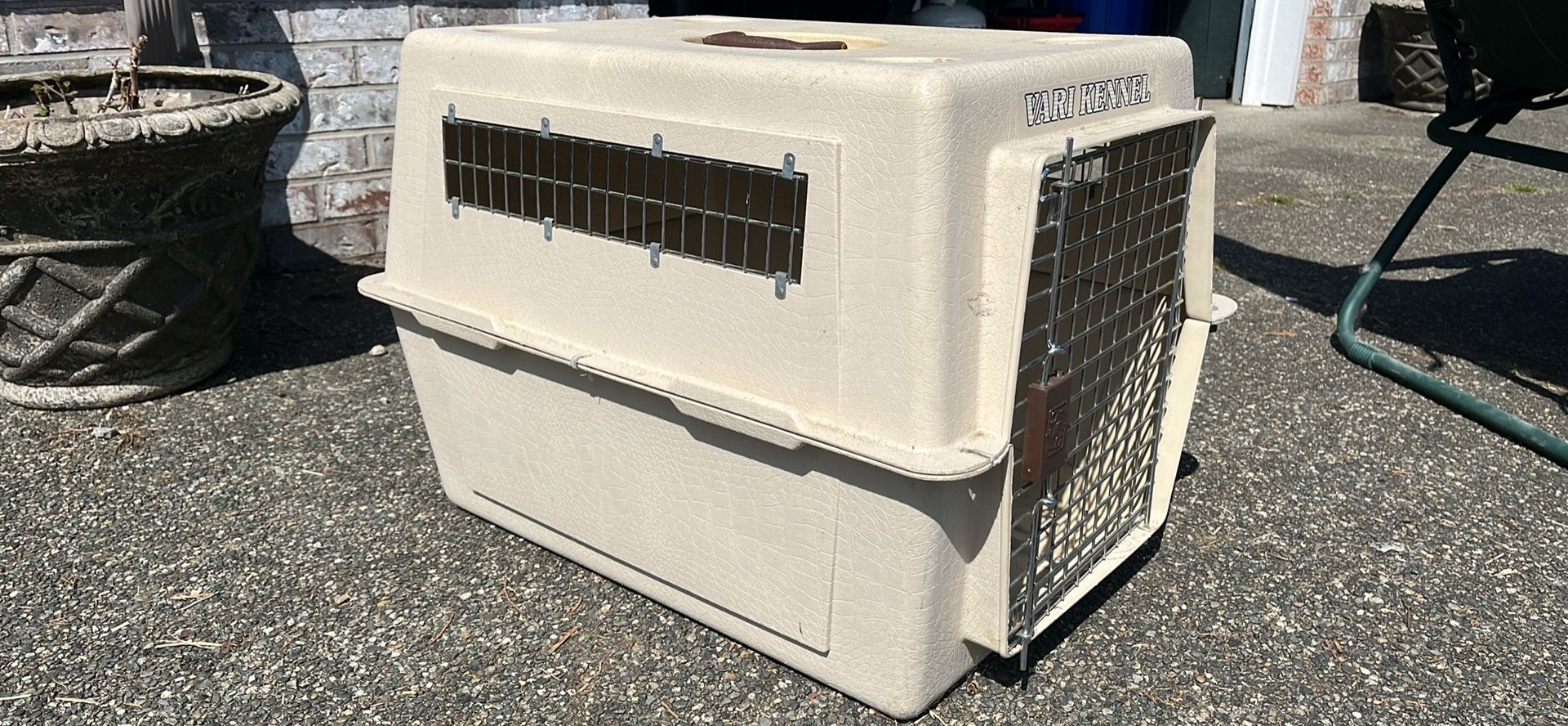 Vari Kennel Medium Dog Kennel Crate