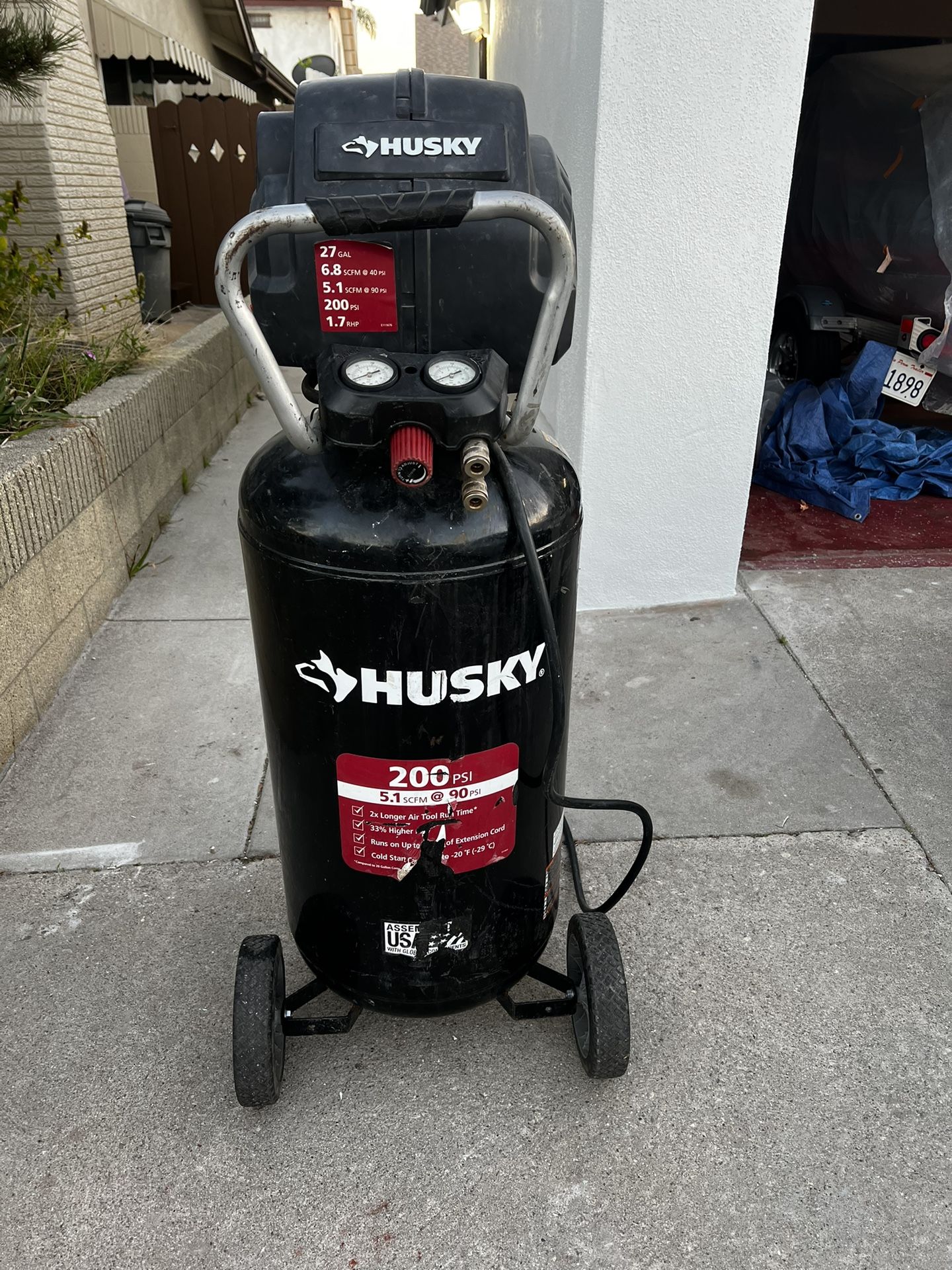 Husky 27 Gallon 200 PSI Air Compressor - Great Condition