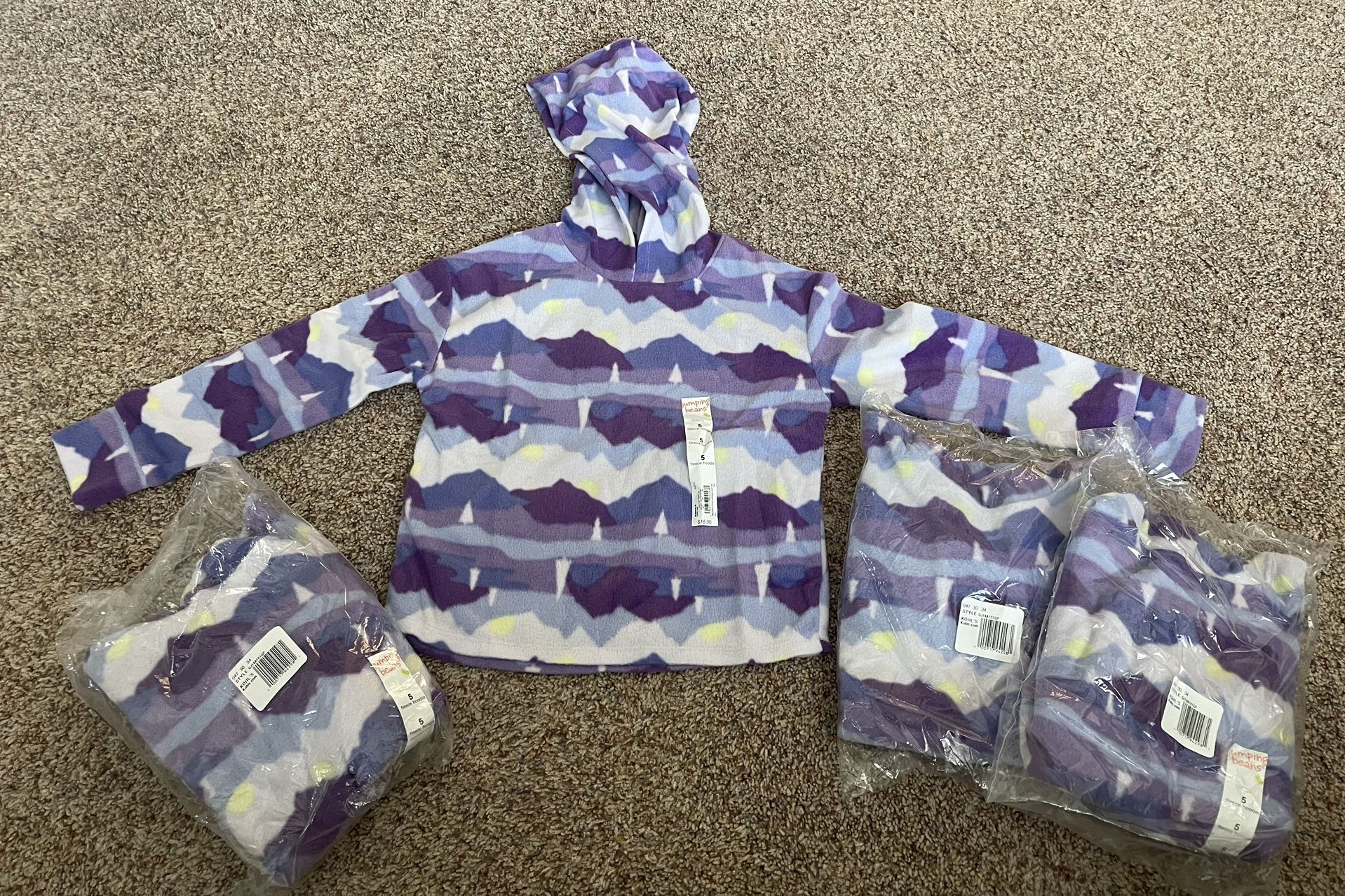 Girls fleece hoodie size 5 4 available -$9 each