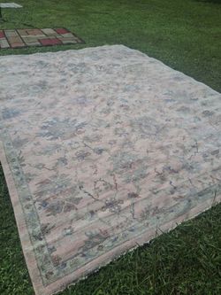 BEAUTIFUL LARGE 9 BY 12 AREA RUGS