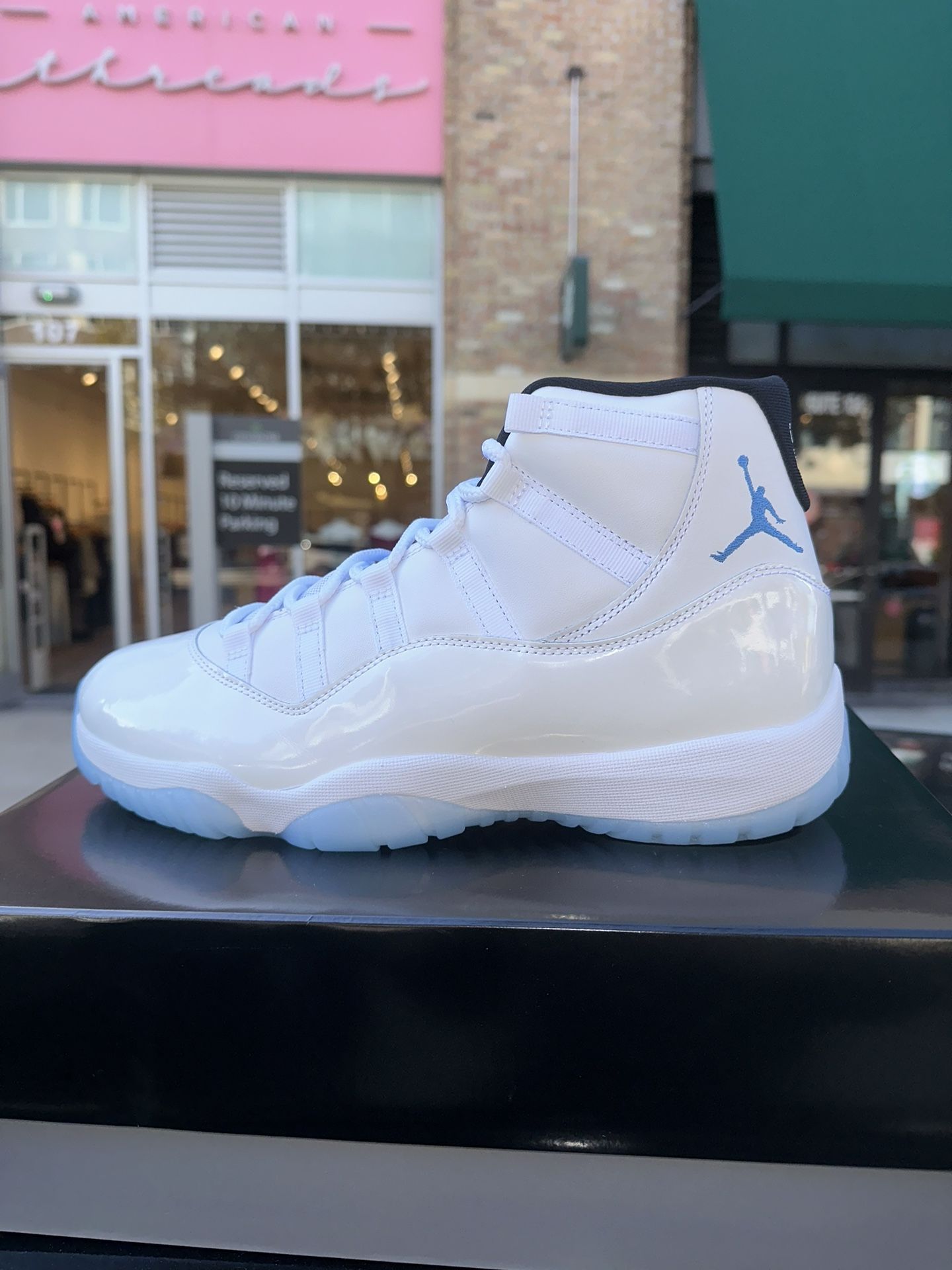 Jordan 11 Legend Blue / Sz 10 / NEW!!!