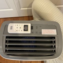 Portable Air Conditioner - Black and Decker