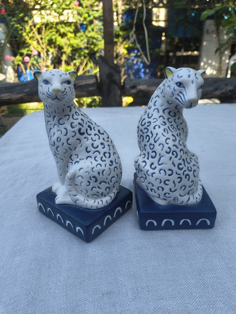 Opalhouse White & Blue Ceramic Leopard Bookends