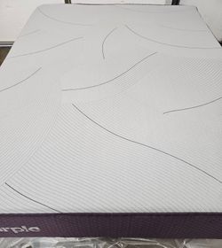 LIKE NEW! Purple Restore Queen Mattress - Delivery Available