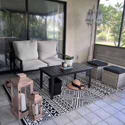 Small outdoor Sofa & Table 