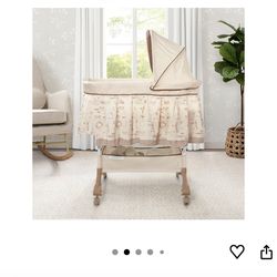 Baby rocking bassinet