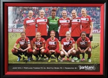 Portland Thorns FC Poster framed and signed by starting 11