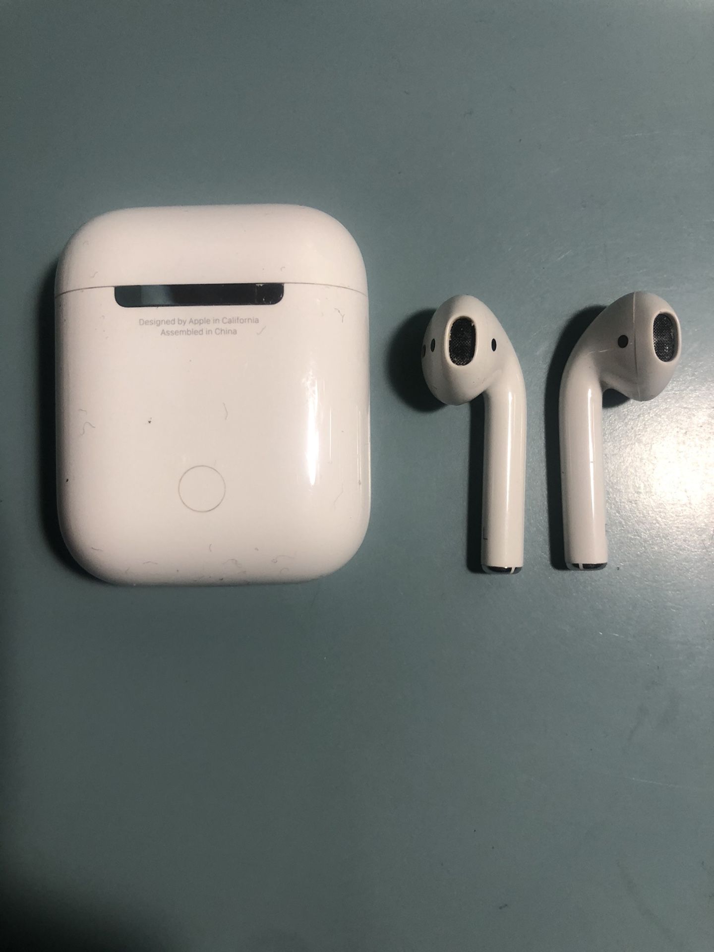 Air Pods Barely Used!!!