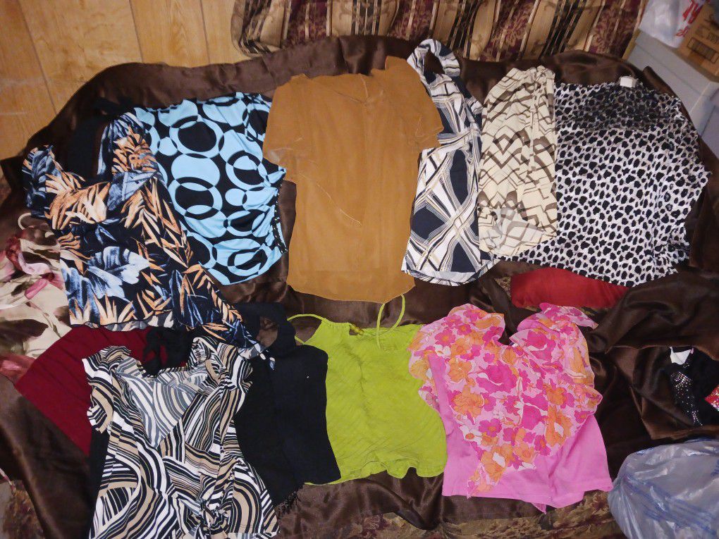 Ladies MEDIUM SIZE BLOUSES $5 EACH OR 5 FOR $20