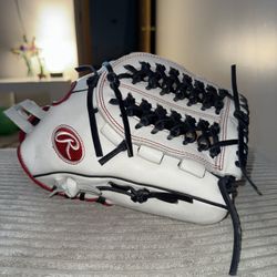 Rawlings // Liberty Advanced Fastpitch Softball Glove