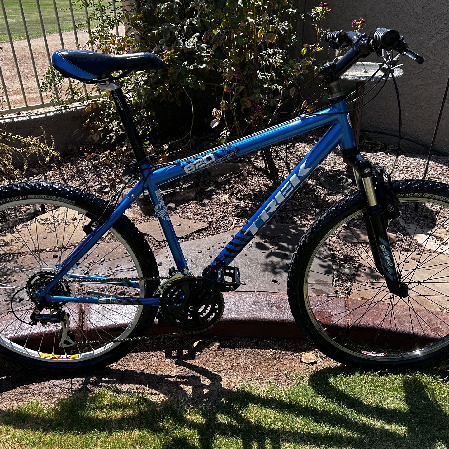 TREK 820 Single-Track Series 21-Speed Mountain Bicycle with 26