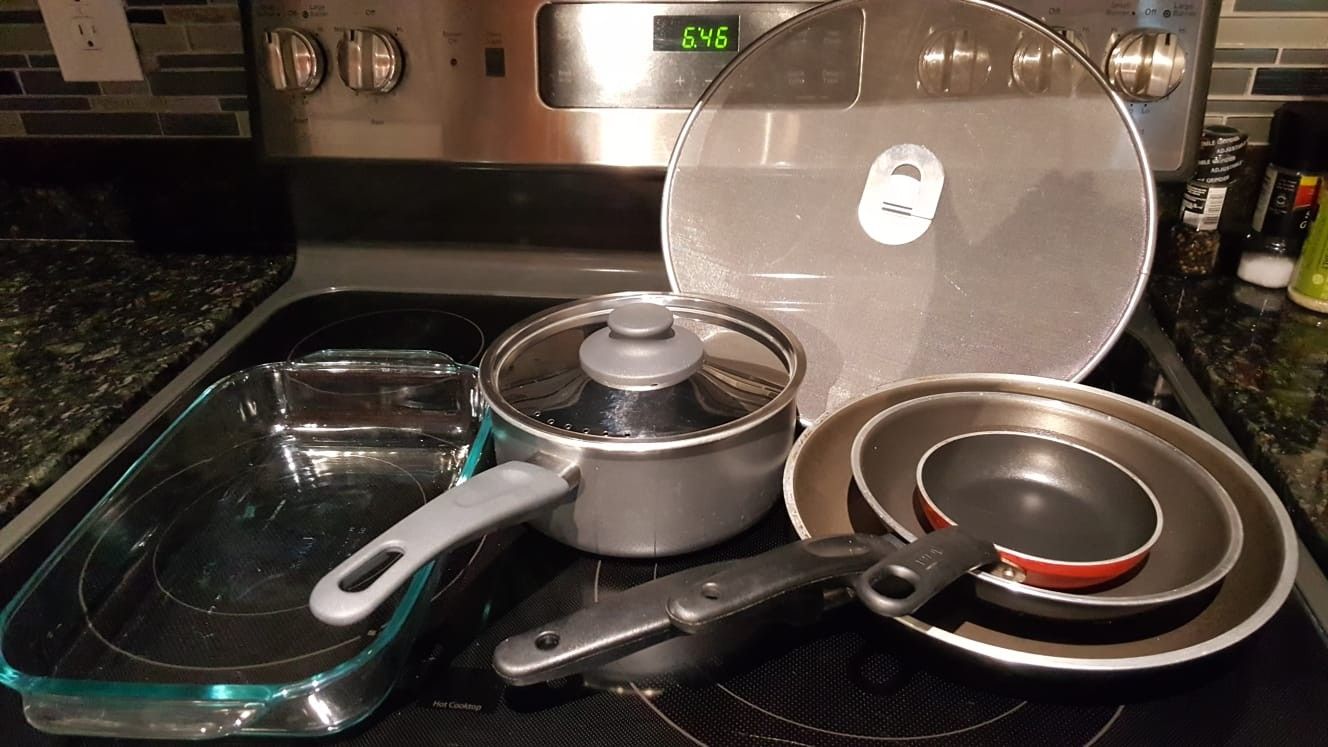 Pot, frying pans, oven plate, anti-splash cover, salad bowl, colander