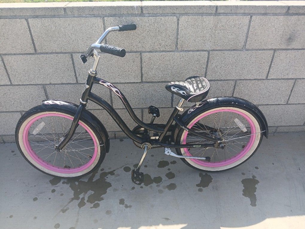 Girl's 20" Electra Little Betty Beach Cruiser Bike