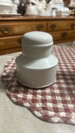 Midwinter Stonehenge white lidded sugar bowl