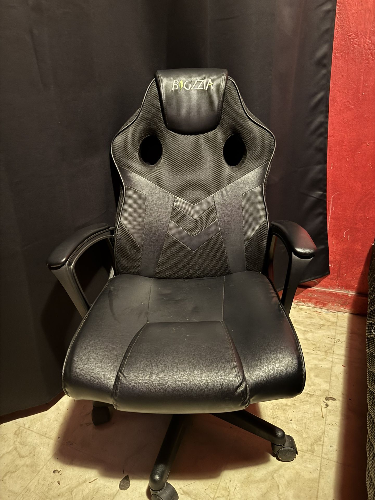 Bigzzia Gaming Chair