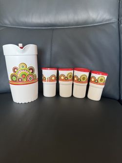 New Tupperware- Colorful Pitcher And 4 Tabletop Tumblers & Seals 