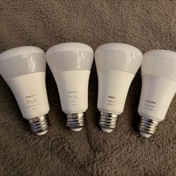 4 Phillips Hue bulbs