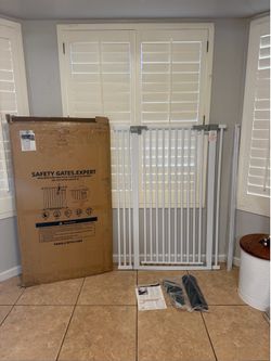 51” Extra Tall Baby/ Pet Gate (35th Ave & Bell Rd)