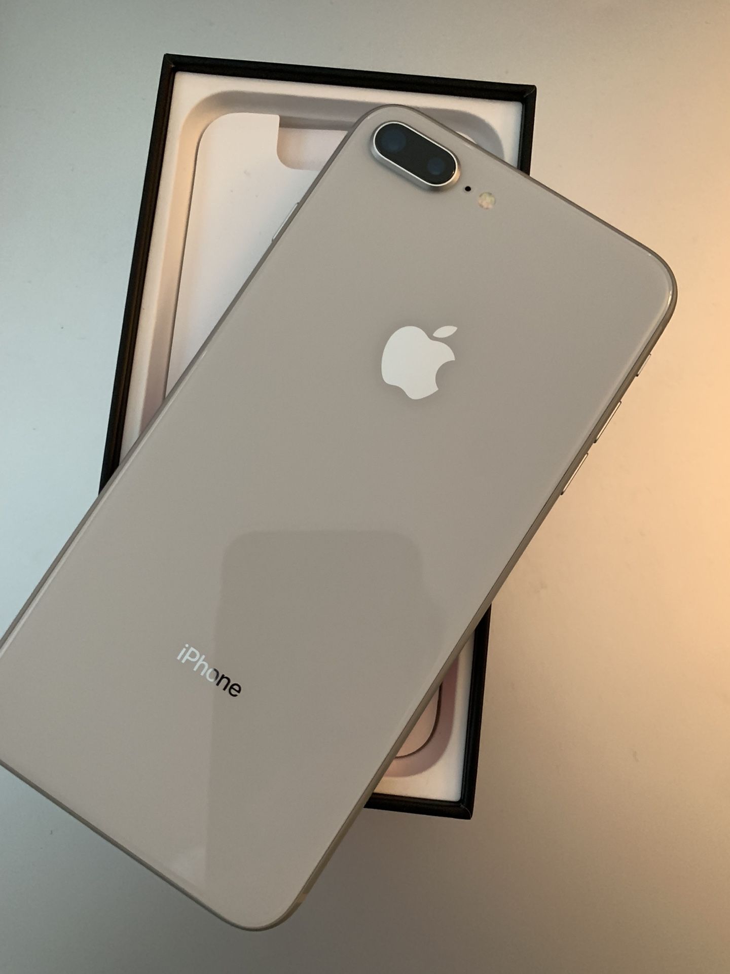 Iphone 8+ Plus Silver 64GB ANY CARRIER