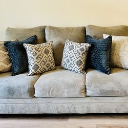 Comfy Gray Cloth Couch