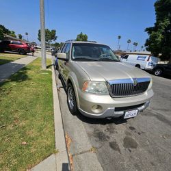 2004 Lincoln Navigator