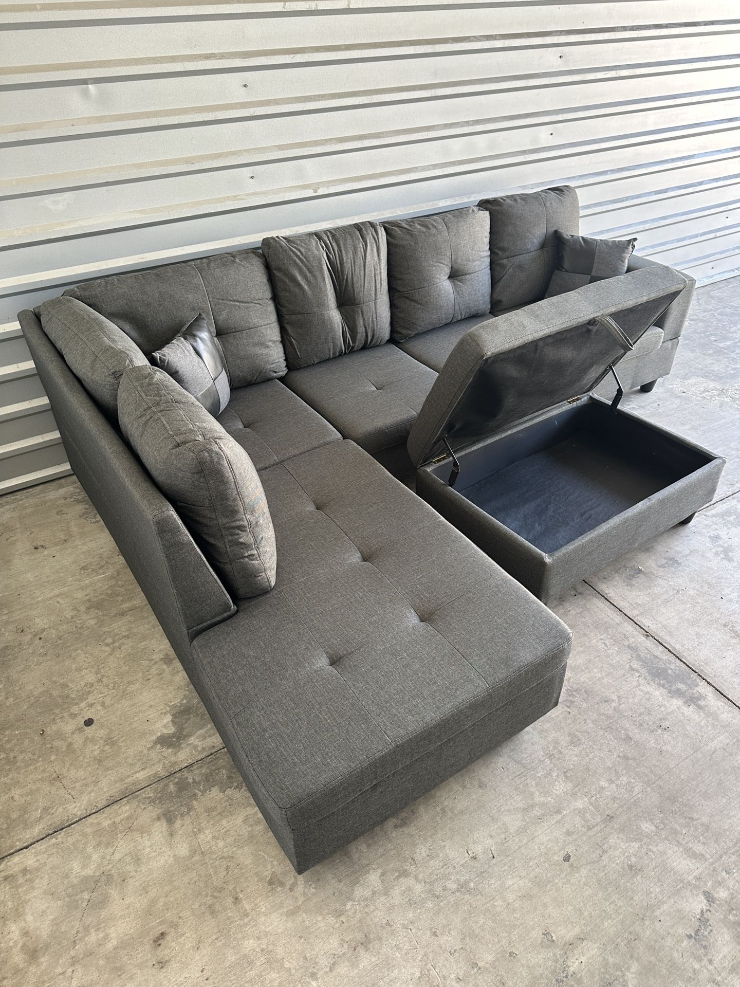 Free Delivery! Grey Sectional Couch with Ottoman Storage