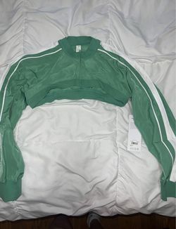 Women’s Alo Yoga Racetrack Shrug