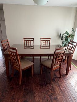 Oak Dinning Table &  China Cabinet with Lightning Set