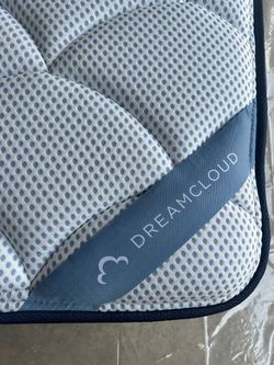 King Mattress - DreamCloud Premier Hybrid