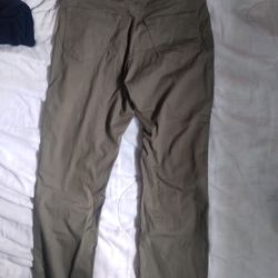 Izod Jeans 32 X 32 Relaxed Fit