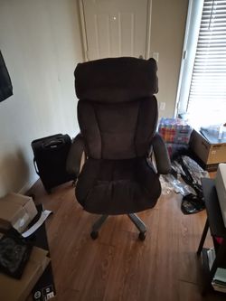 Tall executive black office chair