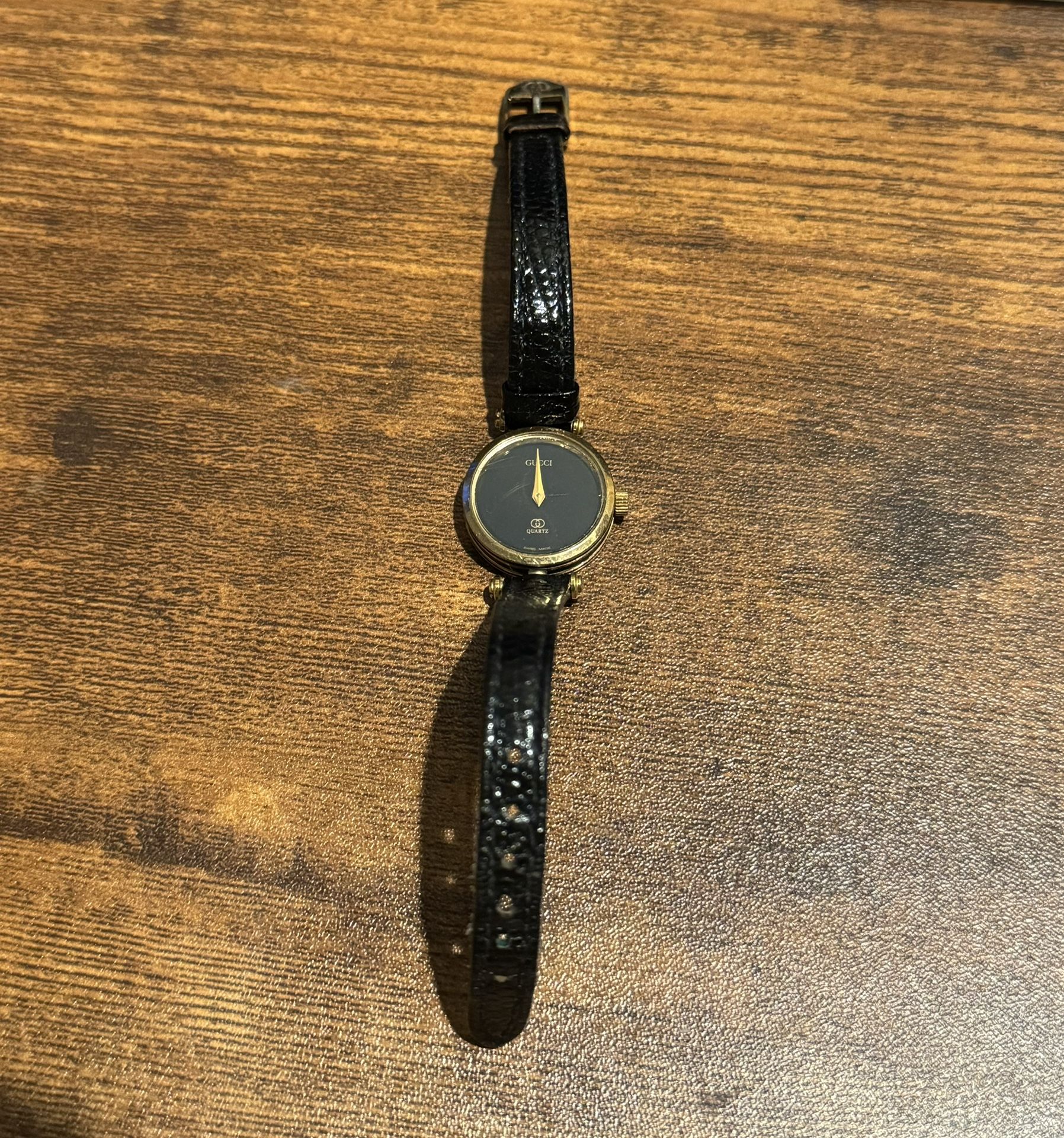 Vintage Gucci Watch 2000L