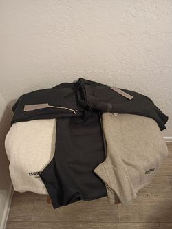 Essentials Shorts