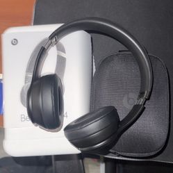 Beats Solo 4 